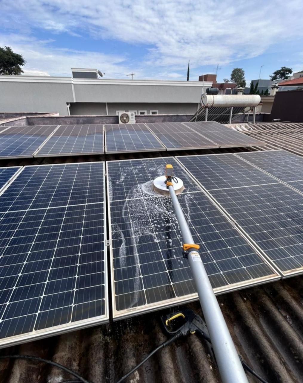 Kit de limpeza de painéis solares da Inovar Solutions